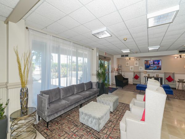 Lovely Hotel Room - Condo with Water Views