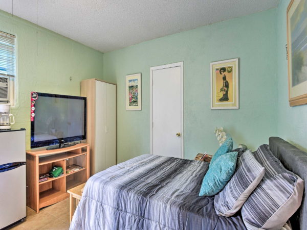 Cozy Studio in Sarasota with Communal Pool