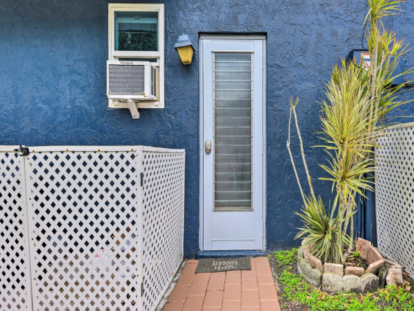 Cozy Studio in Sarasota with Communal Pool