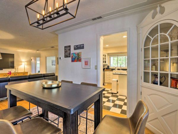 Stylish 3 Bedroom Vacation Rental in Sarasota