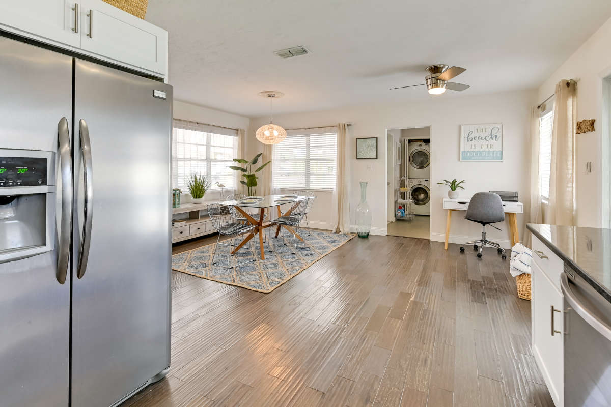 Sarasota Home with 2 Bedrooms and Pool