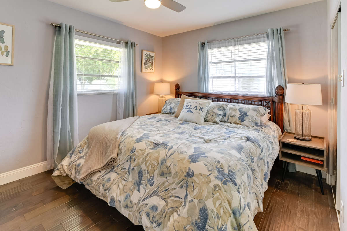 Sarasota Home with 2 Bedrooms and Pool