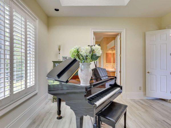 Sarasota Gorgeous Vacation Rental with Private Pool & Dock