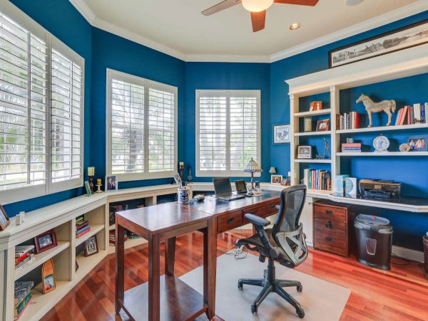 Sarasota Gorgeous Vacation Rental with Private Pool & Dock