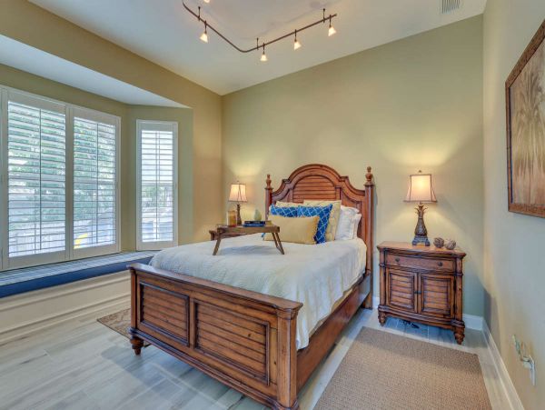 Sarasota Gorgeous Vacation Rental with Private Pool & Dock