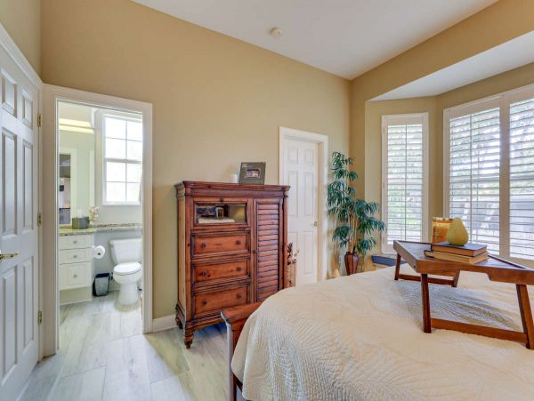 Sarasota Gorgeous Vacation Rental with Private Pool & Dock