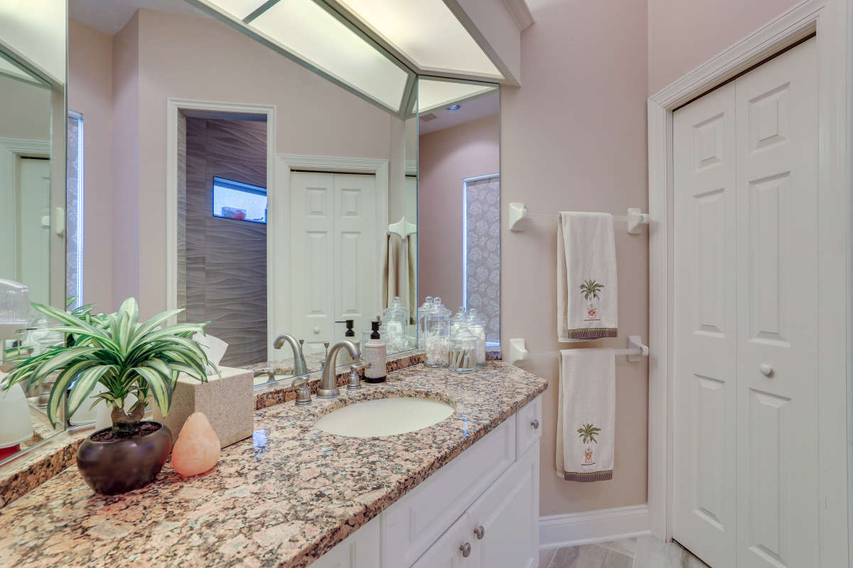 Sarasota Gorgeous Vacation Rental with Private Pool & Dock