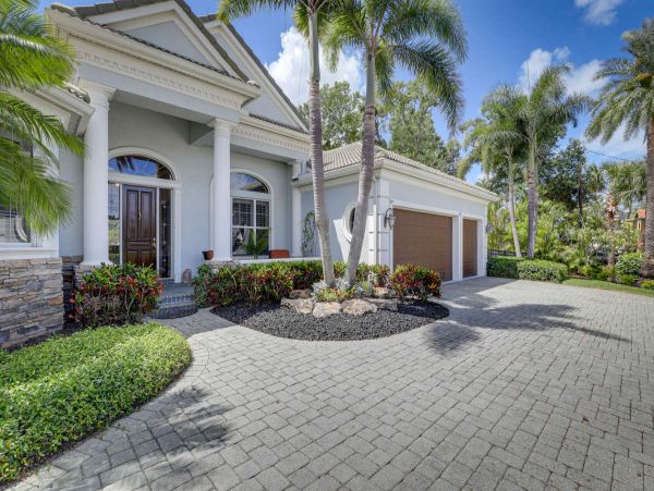 Sarasota Gorgeous Vacation Rental with Private Pool & Dock
