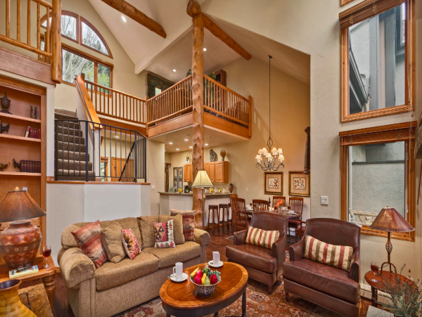 Luxury Arrowhead Residence with Exceptional Comfort & Ski Access
