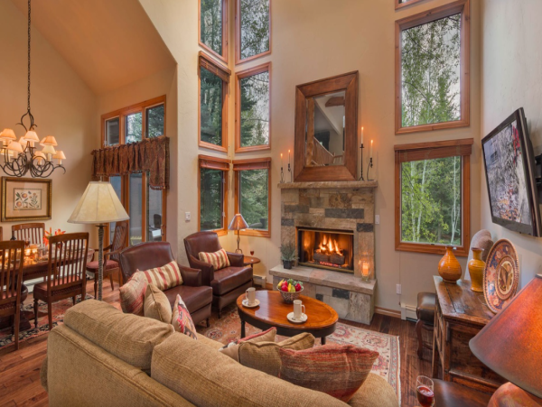 Luxury Arrowhead Residence with Exceptional Comfort & Ski Access