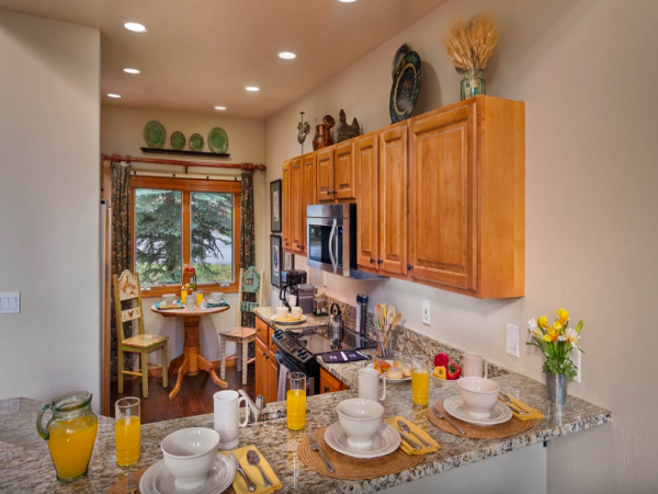Luxury Arrowhead Residence with Exceptional Comfort & Ski Access