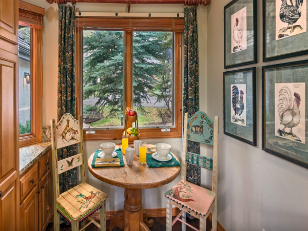 Luxury Arrowhead Residence with Exceptional Comfort & Ski Access