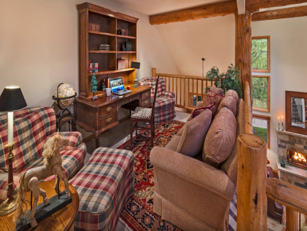 Luxury Arrowhead Residence with Exceptional Comfort & Ski Access