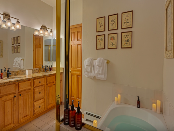 Luxury Arrowhead Residence with Exceptional Comfort & Ski Access