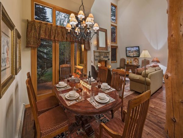 Luxury Arrowhead Residence with Exceptional Comfort & Ski Access