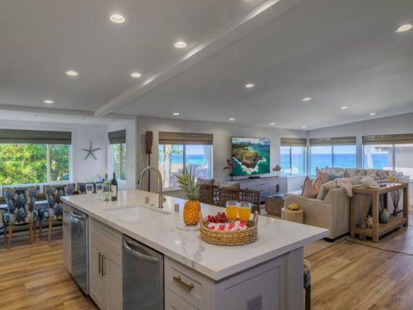 Maui Eleven Bedroom Ocean Front Estate - Private Path to The Ocean
