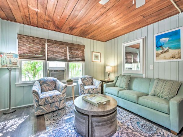 Walk to Beach Siesta Key Vacation Home