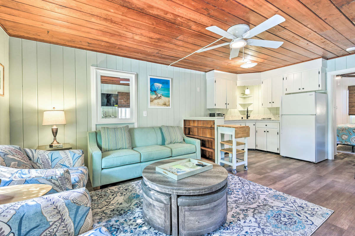 Walk to Beach Siesta Key Vacation Home