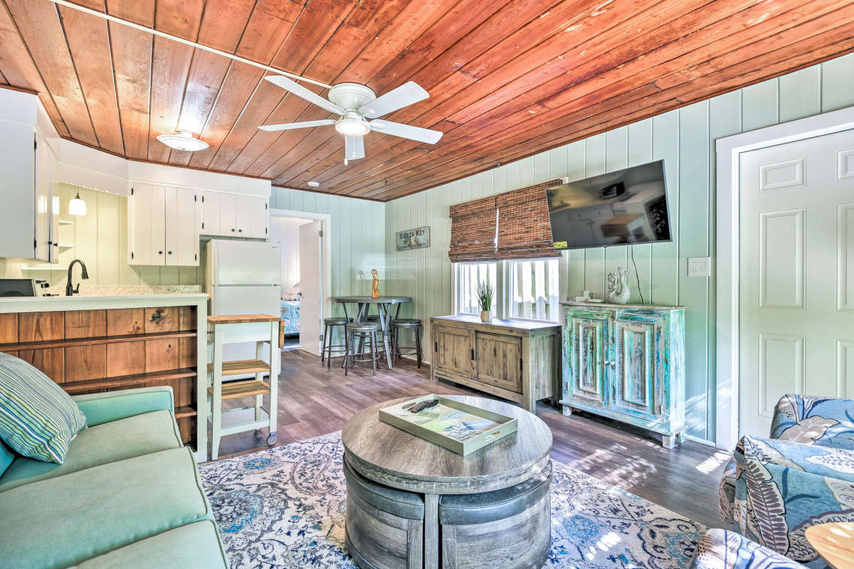Walk to Beach Siesta Key Vacation Home