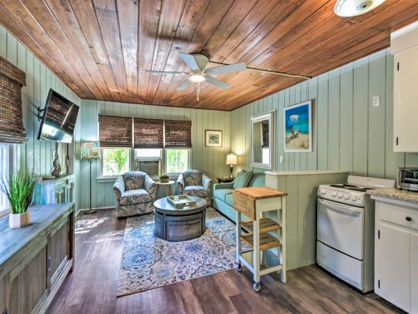 Walk to Beach Siesta Key Vacation Home