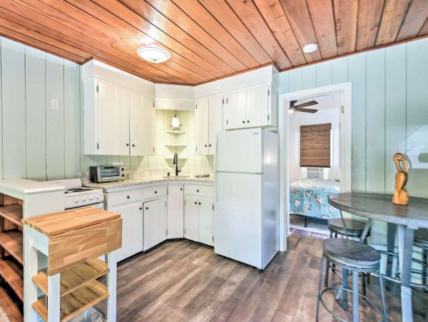 Walk to Beach Siesta Key Vacation Home