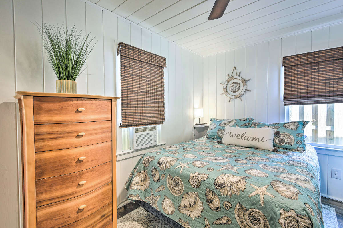 Walk to Beach Siesta Key Vacation Home
