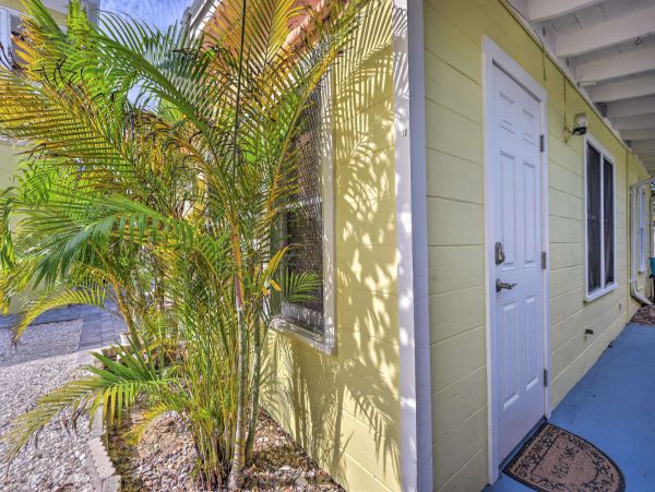 Walk to Beach Siesta Key Vacation Home
