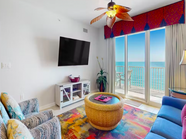Oceanfront 2 Bedroom condo with pool. hot tub, and beach access