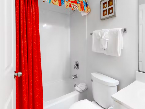 Oceanfront 2 Bedroom condo with pool. hot tub, and beach access