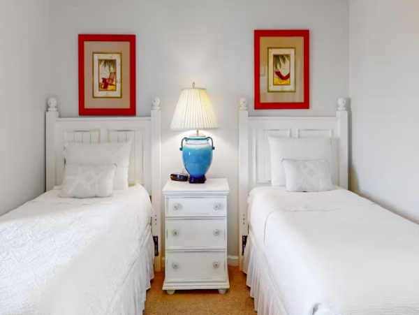 Oceanfront 2 Bedroom condo with pool. hot tub, and beach access