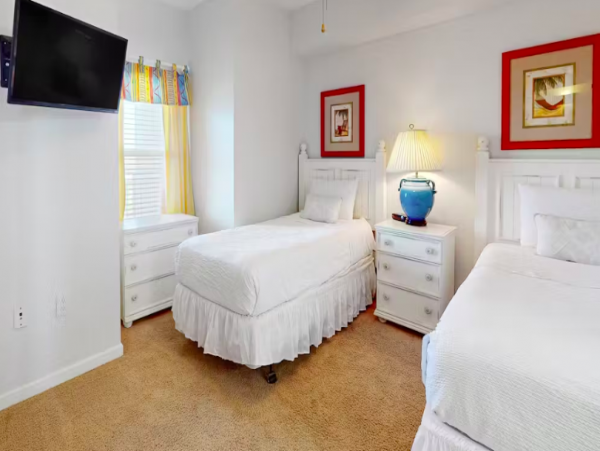 Oceanfront 2 Bedroom condo with pool. hot tub, and beach access