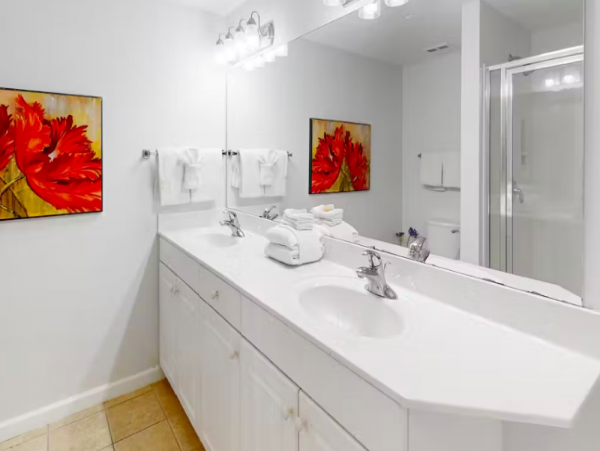 Oceanfront 2 Bedroom condo with pool. hot tub, and beach access