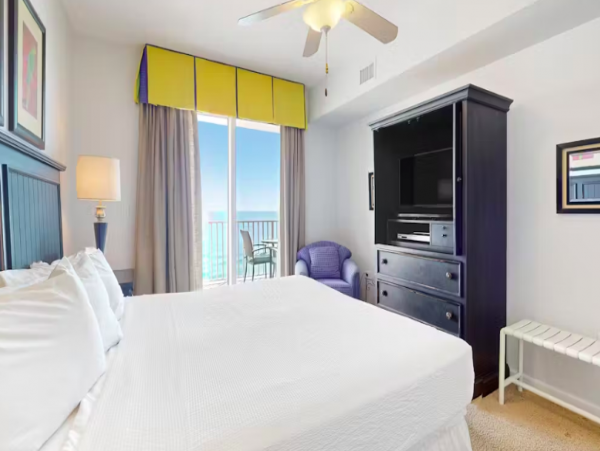 Oceanfront 2 Bedroom condo with pool. hot tub, and beach access