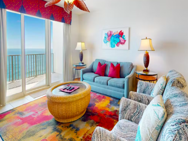 Oceanfront 2 Bedroom condo with pool. hot tub, and beach access
