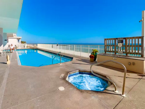 Oceanfront 2 Bedroom condo with pool. hot tub, and beach access