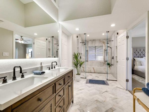 Luxury St. Petersburg Waterfront Vacation Rental 5-Bedroom Home with Pool, Spa & Dock Near Treasure Island