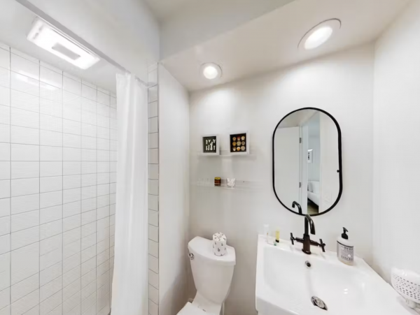 Stylish North Sarasota Private Home with Pool & Fenced Yard