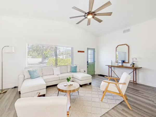 Magnificent 4 Bedroom Short Drive to Siesta Beaches WOW New property