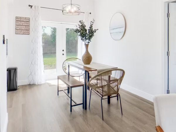 Magnificent 4 Bedroom Short Drive to Siesta Beaches WOW New property