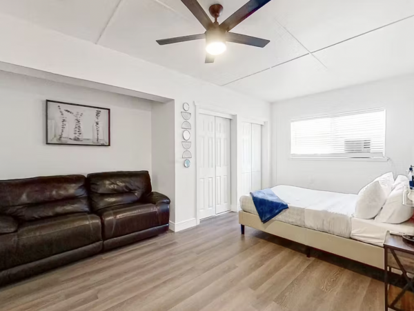 Magnificent 4 Bedroom Short Drive to Siesta Beaches WOW New property