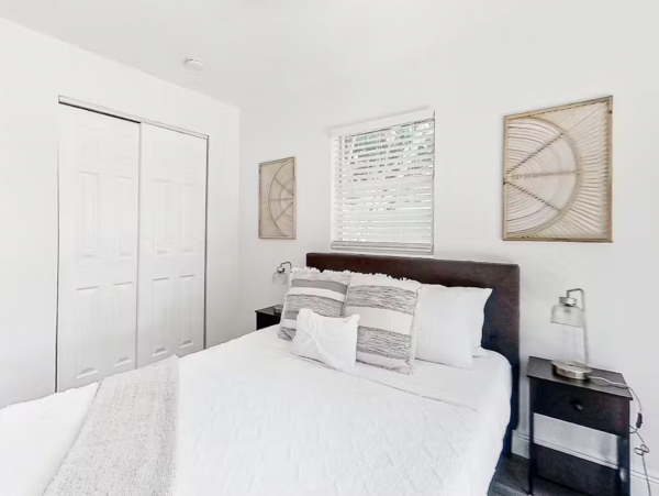 Magnificent 4 Bedroom Short Drive to Siesta Beaches WOW New property