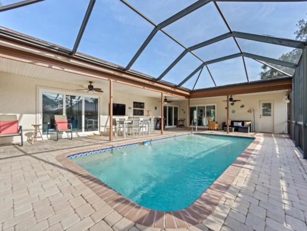 Sarasota Vacation Home Three Bedroom
