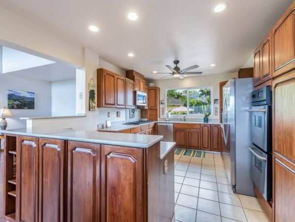 Oceanfront Oasis in Princeville - 6-Bedroom Home with Private Pool and Stunning Views