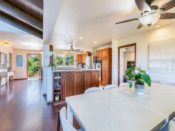 Oceanfront Oasis in Princeville - 6-Bedroom Home with Private Pool and Stunning Views