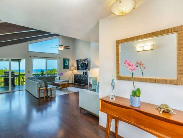 Oceanfront Oasis in Princeville - 6-Bedroom Home with Private Pool and Stunning Views