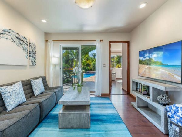 Oceanfront Oasis in Princeville - 6-Bedroom Home with Private Pool and Stunning Views