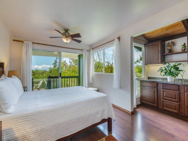 Oceanfront Oasis in Princeville - 6-Bedroom Home with Private Pool and Stunning Views