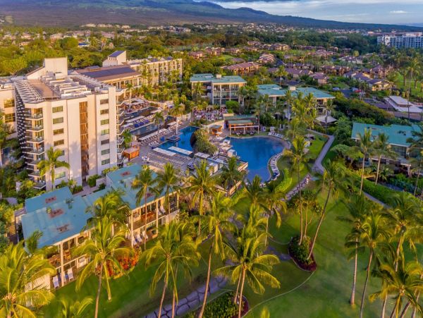 Stunning Three Bedroom Vacation Rental in Wailea Sleeps 8