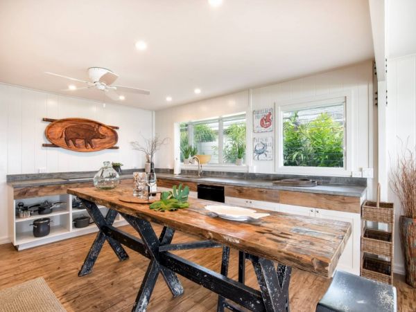 Oceanfront Four Bedroom Vacation Rental in Honolulu