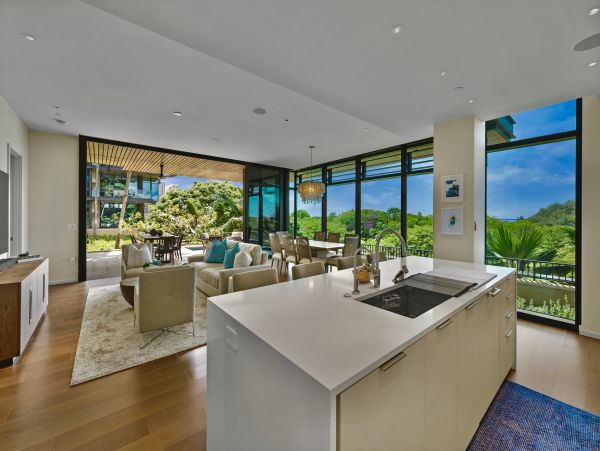 Three Bedroom Luxury Vacation Rental in Honolulu